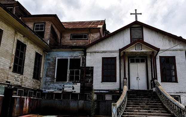 Costa-Rica-Hospital-Embrujado-Iglesia