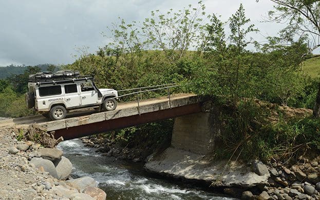 Traversée de la rivière Land-Rover-4x4-Arenal-Costa-Rica