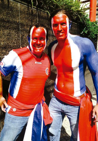 Manfred-Robert-and-Juan-Carlos-Ruiz-with-body-paint-World-Cup-2014