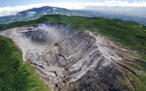 Poás-Volcano-Botos-Lagoon-Zone-of-death