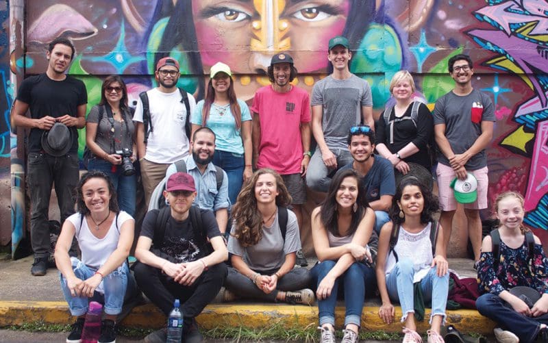 Urban-Art-Safari-grupo-en-tour