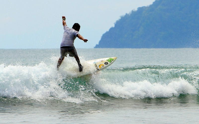 surfing-nation-magazine-john-barrantes-photo-lois-solano-adaptive-surf