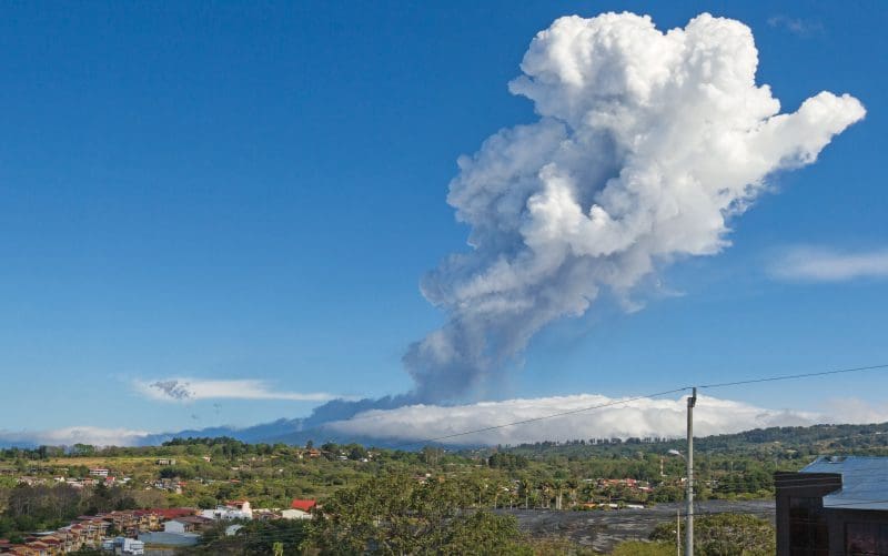 volcan-poas-costa-rica