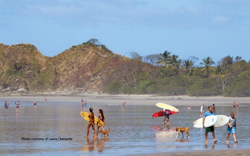 surfeando en nosara costa rica